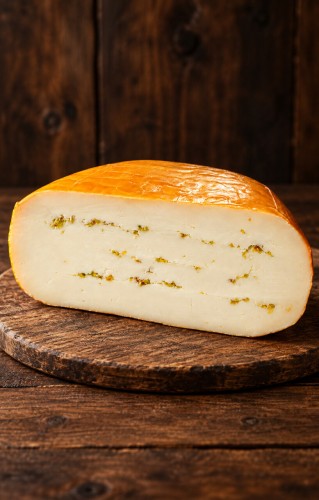 ser-kozi-dojrzewajacy-amoroso-z-pistacjami.jpg